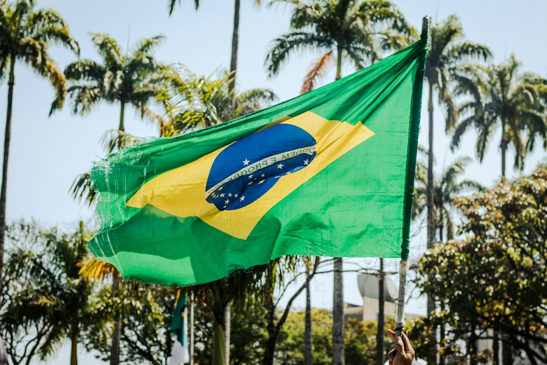 brazilian citizens affected by corruption